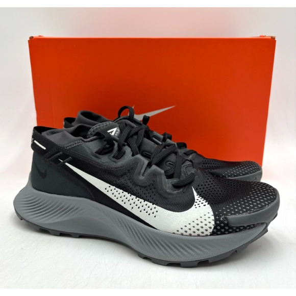 Nike PEGASUS TRAIL 2 Women's NEW Vintage Running Shoes Black US Size 7.5 NIB - Picture 1 of 11